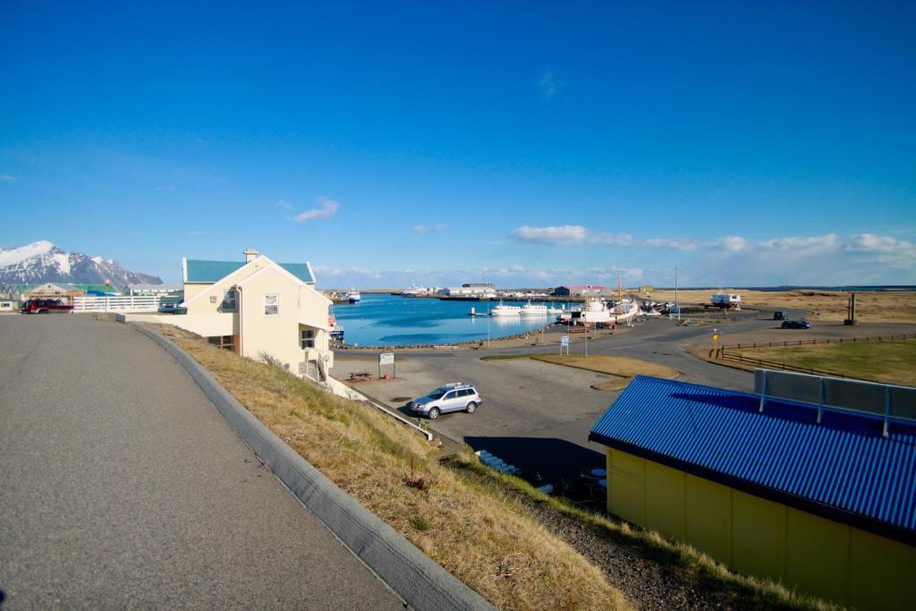 Hvammur Apartments By The Harbour Хофн Экстерьер фото